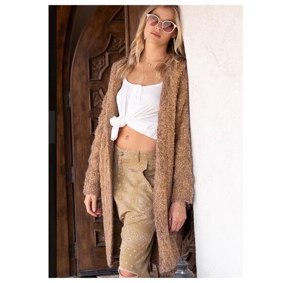 COPY - 𝅺wool Blend Chunky Boucle knit Hooded Cardigan in Caramel - Picture 9 of 15